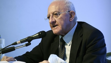 Coronavirus, De Luca: "Per Halloween tutto chiuso alle 22. Bisogna prendere decisioni forti"