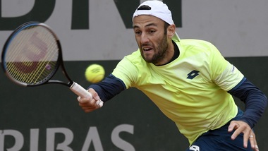 Roland Garros, Travaglia trionfa all'esordio