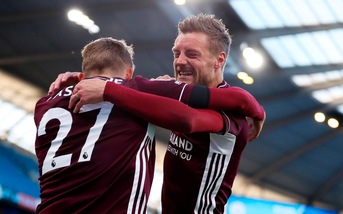 Il Tottenham di Mourinho raggiunto al 97'. Il Manchester City crolla con il Leicester