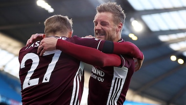 Il Tottenham di Mourinho raggiunto al 97'. Il Manchester City crolla con il Leicester