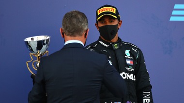 Gp Russia, Hamilton non ci sta: "Cercano di fermarmi"