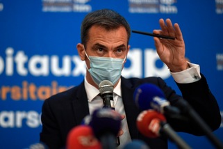 Coronavirus, bocciato in Francia il lockdown per salvare il Natale