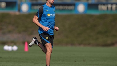 Genoa, ufficiale: presi Ranocchia e Scamacca