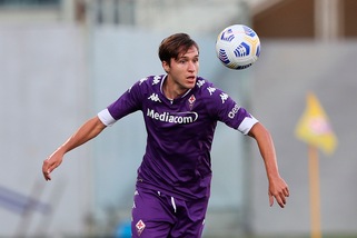 Chiesa alla Juve, passi avanti. Correa resta l'alternativa