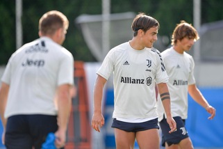 Juve, alla Continassa seduta tra palestra e campo