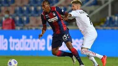 Crotone, per Eduardo frattura al quarto metacarpo