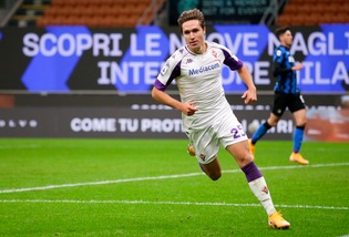 Chiesa non molla e la Juve neppure ma decide Douglas Costa