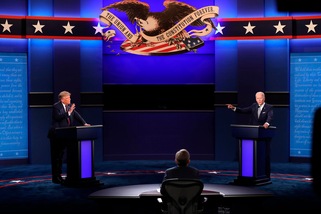 Biden-Trump, il primo confronto televisivo è un disastro: urla, insulti e interruzioni continue