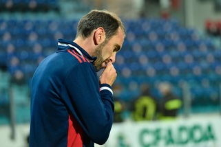 Godin si presenta: "Cagliari scelta di vita. Nainggolan? Lo aspetto qui"