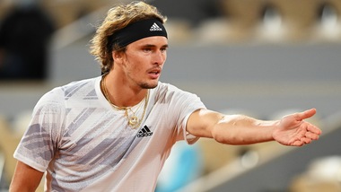 Roland Garros, Zverev rischia ma passa al terzo turno
