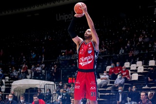 Eurolega, Milano vince sulla sirena con Shields: Bayern steso