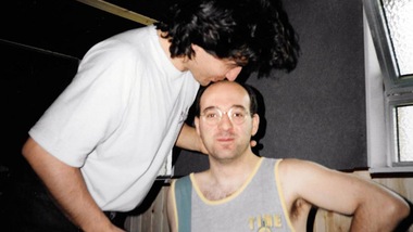 Lutto nel mondo della musica: addio a Luciano Ghezzi, storico bassista di Ligabue