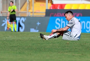 Bologna, doppio guaio: Medel out 45 giorni, Dijks due mesi