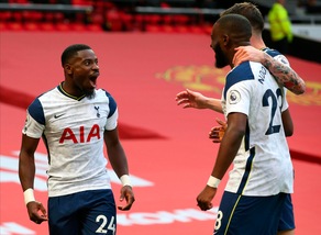 Mourinho piega 6-1 lo United. Il Liverpool crolla: 7-2 per l'Aston Villa