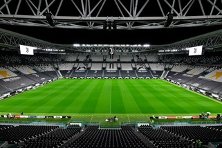 Grassani difende il Napoli: "Non si deve giocare a tutti i costi"