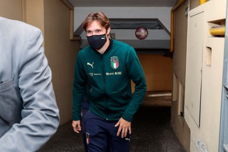 La Juventus fa le visite a Chiesa a Firenze, poi la firma e dopo Nazionale