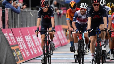 Giro d'Italia, Thomas si ritira per una frattura al bacino