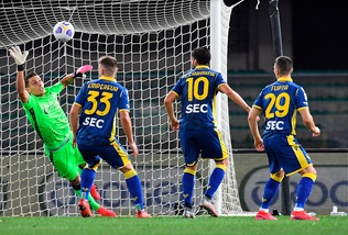 Verona, polemica per sponsor Cannabis: è bufera