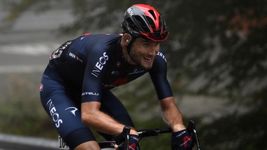 Giro d'Italia, impresa Ganna: vince la quinta tappa