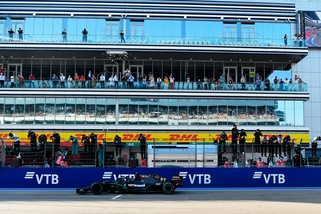 Coronavirus, guaio Mercedes: positivo un membro del team