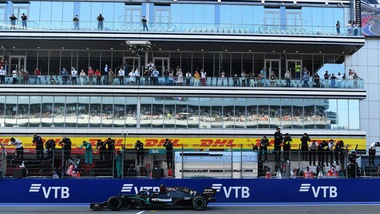 Coronavirus, guaio Mercedes: positivo un membro del team