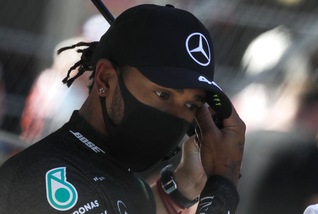 Mercedes, Hamilton: "Il virus c'è, continuiamo a mettere le mascherine"