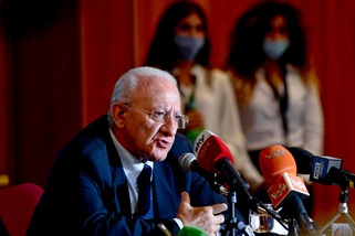 De Luca, fango su Agnelli, Juve e Figc: "Penoso, società senza onore, protocollo inutile"