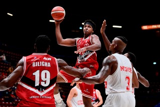 Eurolega, Milano supera Villeurbanne: Messina batte Parker 87-73