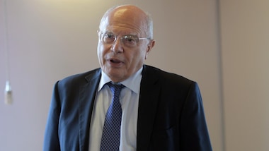 Coronavirus, Galli: "Porro è solo un energumeno. Il protocollo va cambiato"