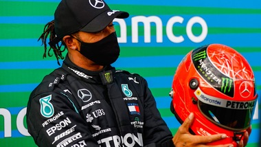 F1, la famiglia Schumacher a Hamilton: "Record fatti per essere battuti"