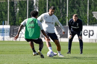 Juve, Dybala e Khedira fra i nodi. Richieste per Bernardeschi