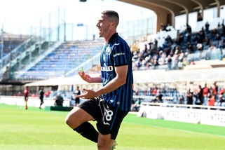 Atalanta, Gosens snobba la Juve: "Scudetto? Inter favorita, ma se faccio 10 gol..."