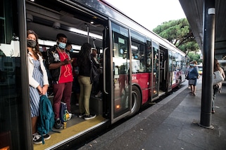 Mezzi di trasporto pieni all'80%: il Ministero conferma "giusta misura di sicurezza"