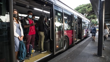 Mezzi di trasporto pieni all'80%: il Ministero conferma "giusta misura di sicurezza"