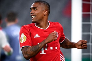 Vince il Bayern Monaco in Coppa di Germania: esordio di Douglas Costa