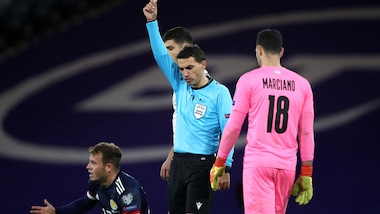 Champions League, Hategan arbitrerà la Juve. Lazio-Dortmund va a Turpin