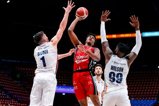 Milano non si ferma: Roma sconfitta 93-71. Vince Venezia, ko la Virtus Bologna