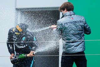 F1, Hamilton sul titolo: "Abbiamo ancora molte gare da disputare"