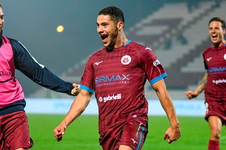 Il Cittadella vince e risponde all'Empoli: 2-0 al Pordenone. Azzurri di rimonta sulla Spal