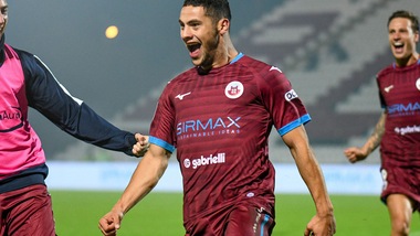 Il Cittadella vince e risponde all'Empoli: 2-0 al Pordenone. Azzurri di rimonta sulla Spal