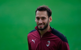 Milan, clamoroso Calhanoglu: strizza l'occhio all'Inter