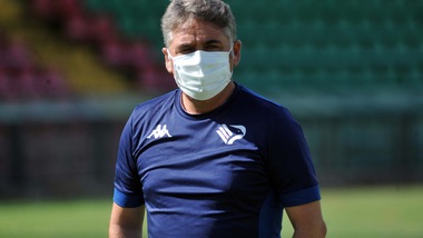 Palermo, positivi Boscaglia e nove calciatori: con la Turris si gioca uguale