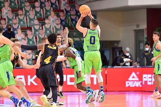 Champions, Spissu trascina Sassari: Galatasaray ko 93-84