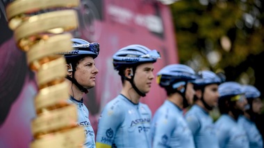 Coronavirus, positivo membro dello staff dell'Astana al Giro d'Italia