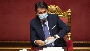 Coronavirus, Conte: "L'Italia sta meglio di marzo, ma la situazione è critica"