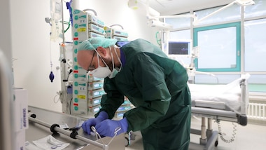 Coronavirus, 16.079 nuovi positivi in Italia in un giorno: 136 i decessi