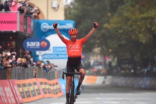 Giro d'Italia, Kelderman resta in rosa: Cerny vince la 19esima tappa