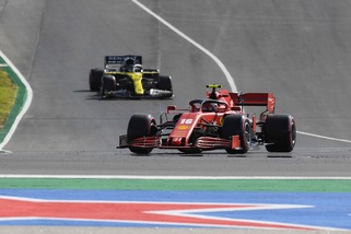 Gp Portogallo: Leclerc è quarto, pole a Hamilton