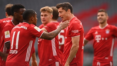 Bayern: Douglas Costa e Coman ispirano Lewandowski. Il Lipsia resta primo