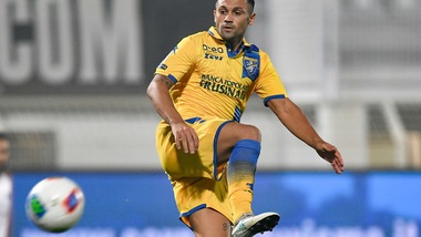 Pescara-Frosinone 0-2: Nesta al terzo posto, Oddo nei guai